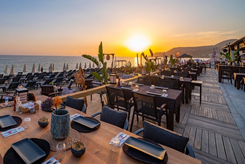 Alanya utazás Royalisa Palmiye Beach Adult Only +16