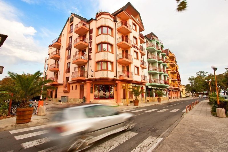 Napospart utazás Saint George Pomorie