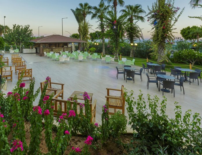 Alanya utazás Saritas Hotel