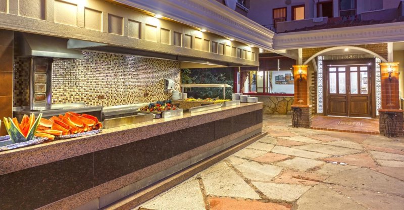 Alanya utazás Saritas Hotel