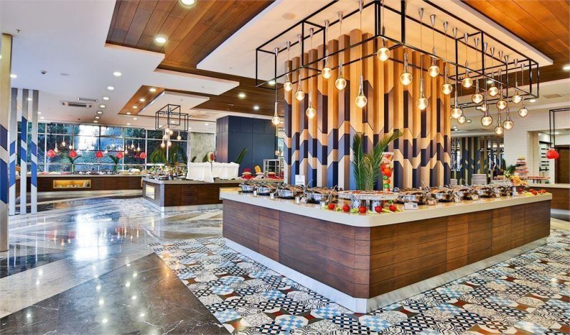 Antalya utazás Saturn Palace