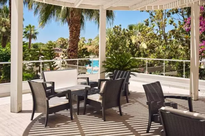 Seaden Sea World Resort And Spa Side