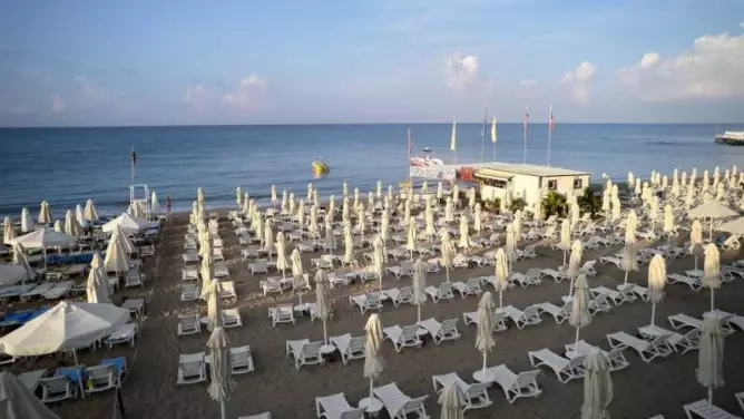 Seaden Valentine Resort Side