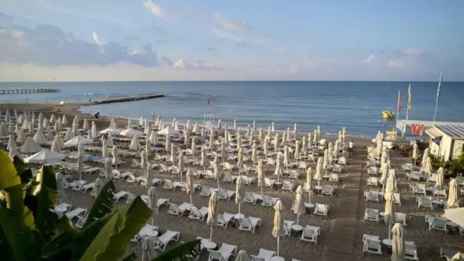 Seaden Valentine Resort Side