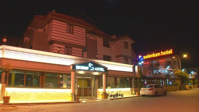 Side utazás Selenium Hotel