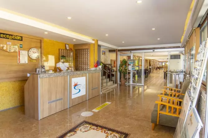 Selenium Hotel Side
