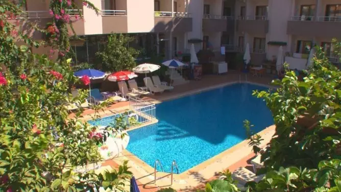 Selenium Hotel Side