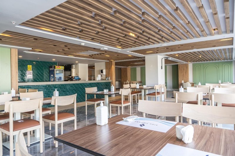 Side utazás Side Square