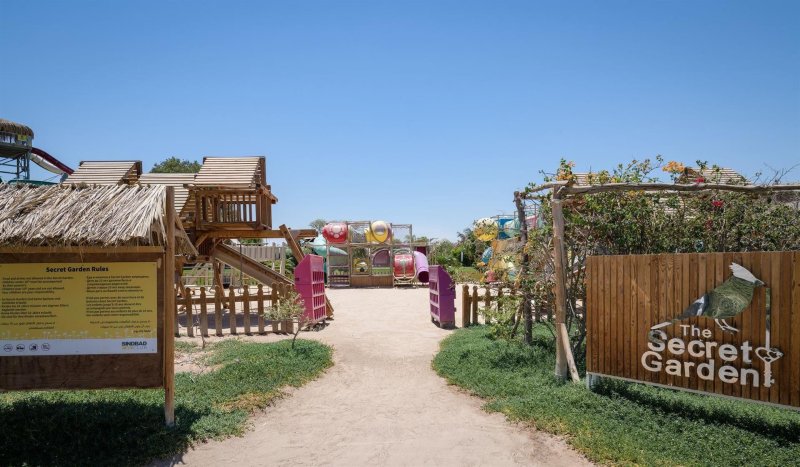 Hurghada utazás Sindbad Club