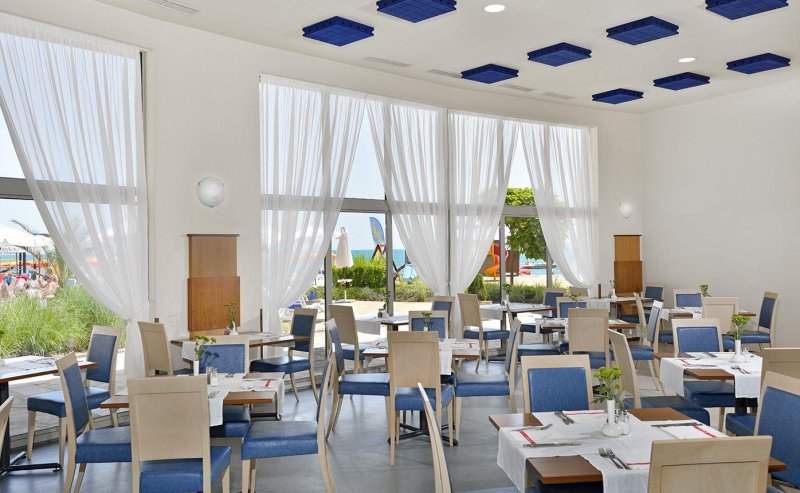 Napospart utazás Sol Luna Bay Resort