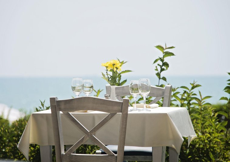 Napospart utazás Sol Luna Bay Resort