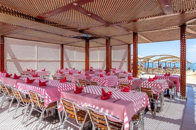 Hurghada utazás Sphinx Aqua Park Beach Resort