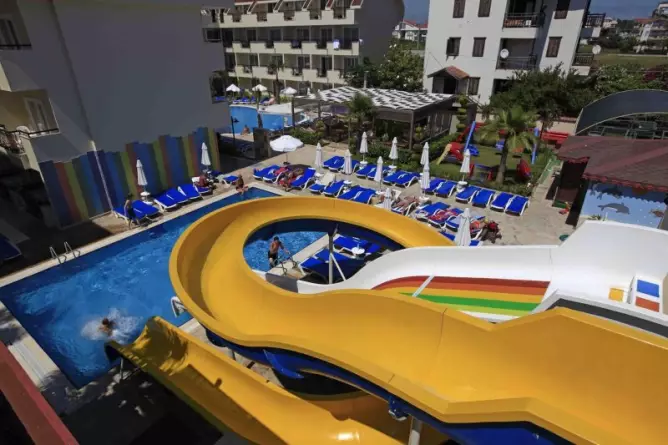 Sun City Apartments & Hotel Side