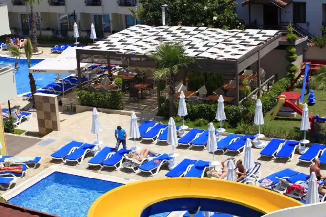 Sun City Apartments & Hotel Side