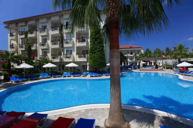 Sun City Apartments & Hotel Side