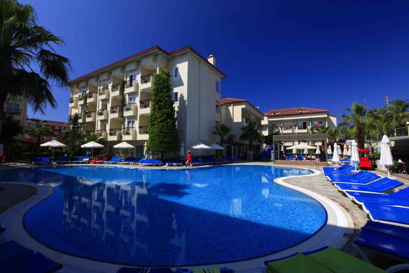 Sun City Apartments & Hotel Side