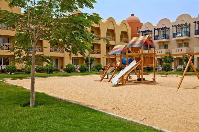 Hurghada utazás Titanic Beach Spa & Aqua Park