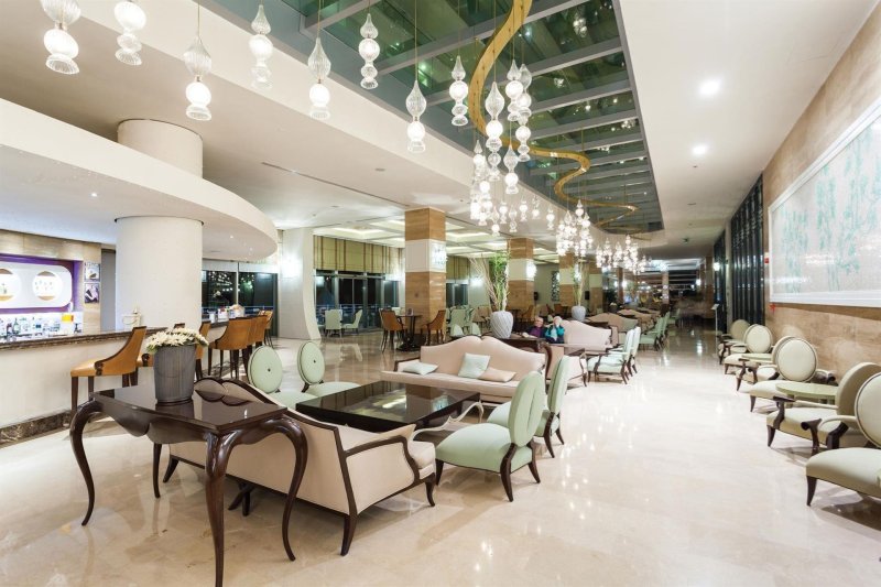 Antalya utazás Titanic Deluxe Lara