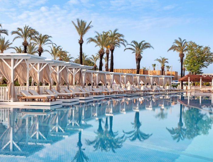 Antalya utazás Titanic Deluxe Lara