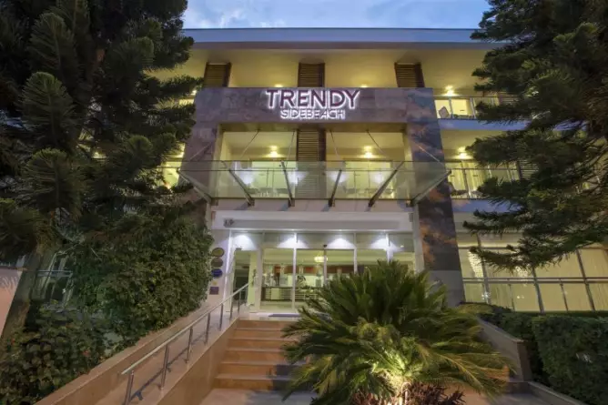 Trendy Side Beach Side