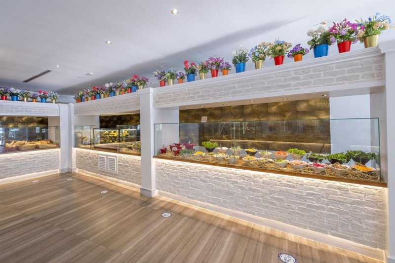 Alanya utazás Utopia Beach Club