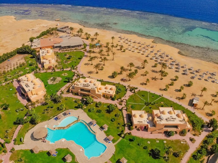 Marsa Alam utazás Wadi Lahmy Azur Resort