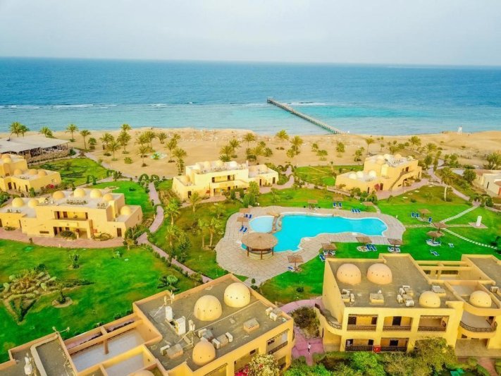 Marsa Alam utazás Wadi Lahmy Azur Resort