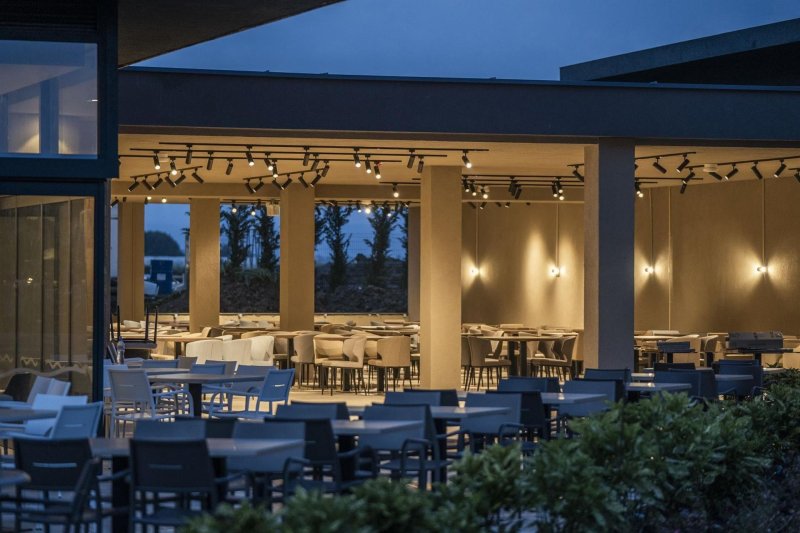 Napospart utazás Wave Resort