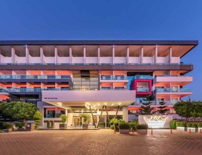 Alanya utazás White City Resort Hotel