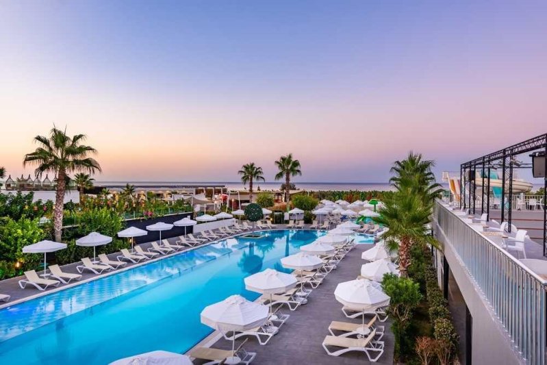 Alanya utazás White City Resort Hotel
