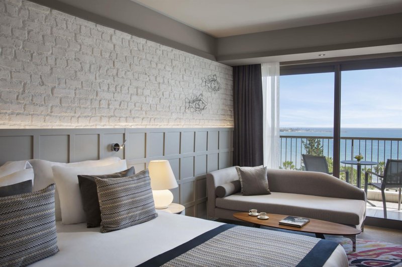 Deluxe Room Direct Sea View