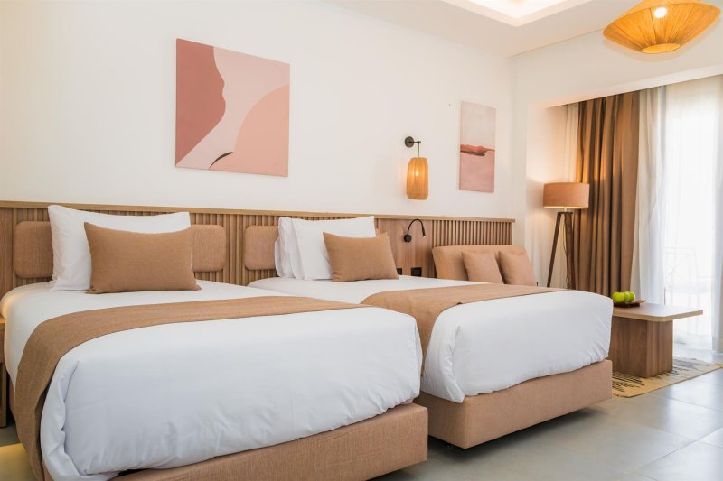 COMFORT POOL VIEW ROOM