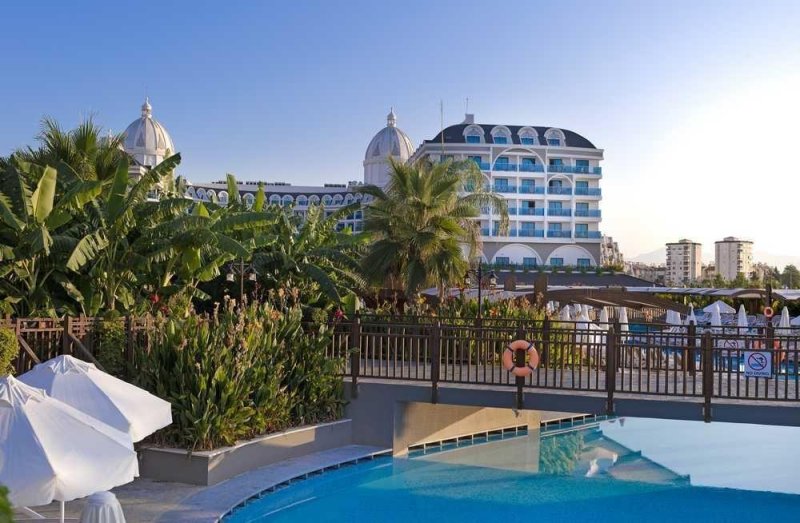 Antalya utazás Adalya Elite Lara