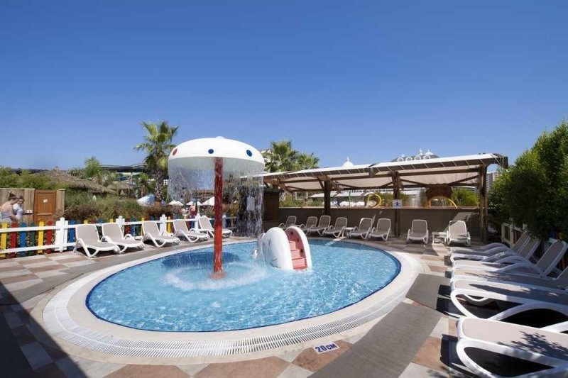 Antalya utazás Adalya Elite Lara