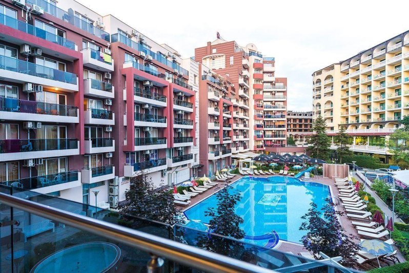 Napospart utazás Admiral Plaza