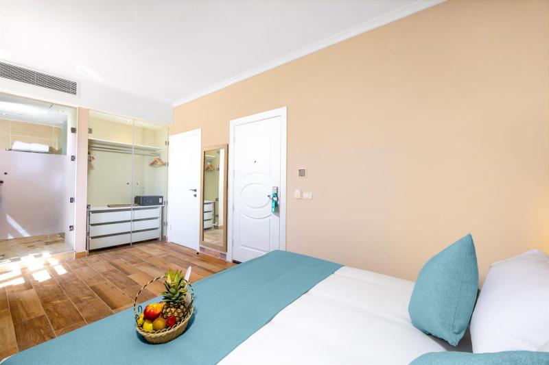 Standard Back View Room