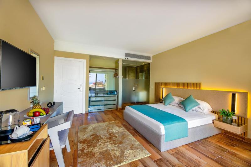 Superior Partial Sea View Room