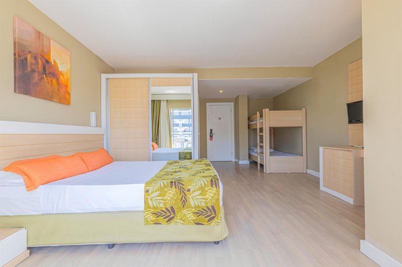 Standard Bunkbed Room