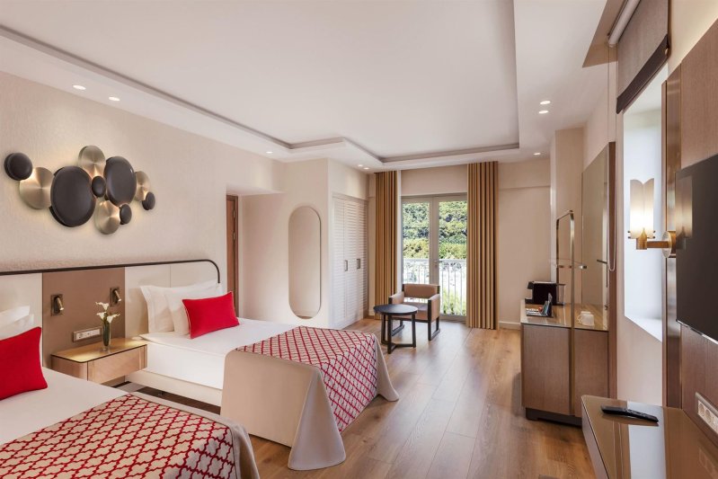 Deluxe Family Suite