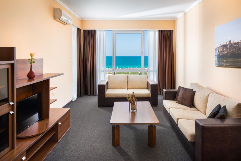 1 Bedroom Apartment Sea View