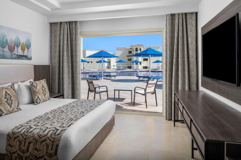 Family Deluxe Pool View