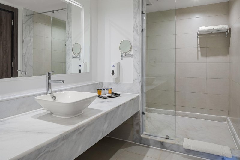 Splash Pool View Room