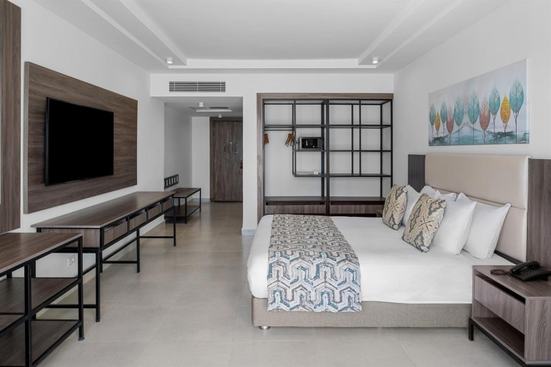 Deluxe Side Sea View Room