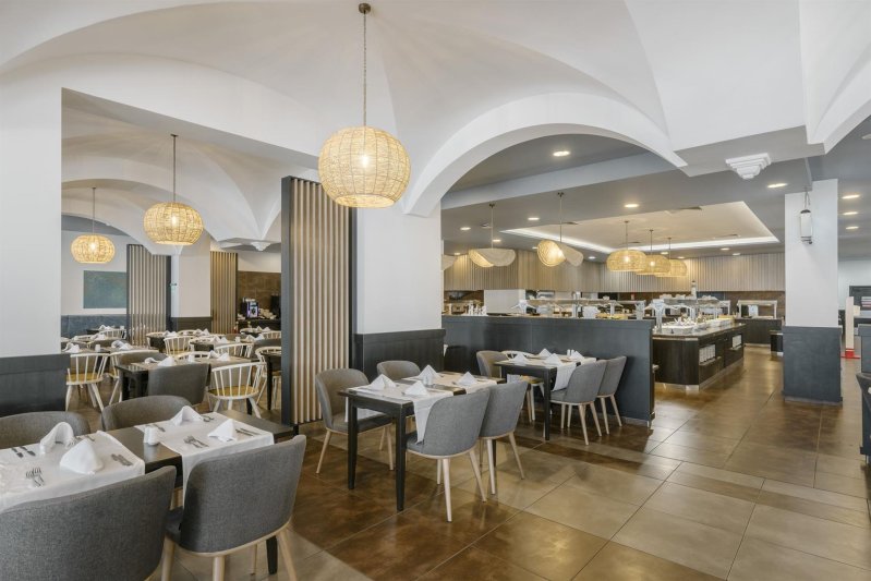 Napospart utazás Alua Helios Bay