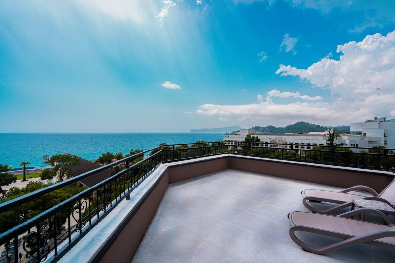 Superior Sea View