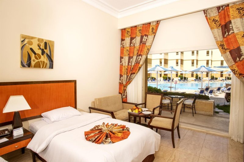 Premium Pool View Room