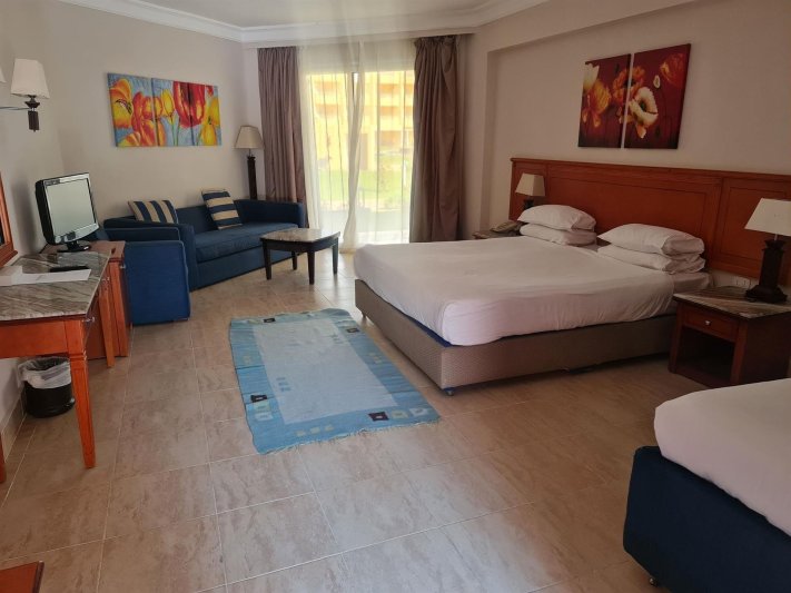 Family Large Room Pool View