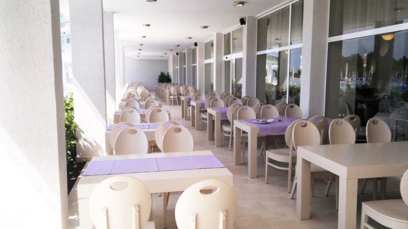 Napospart utazás Aqua Nevis