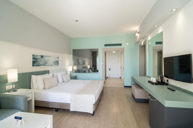 Superior Family Side Sea View