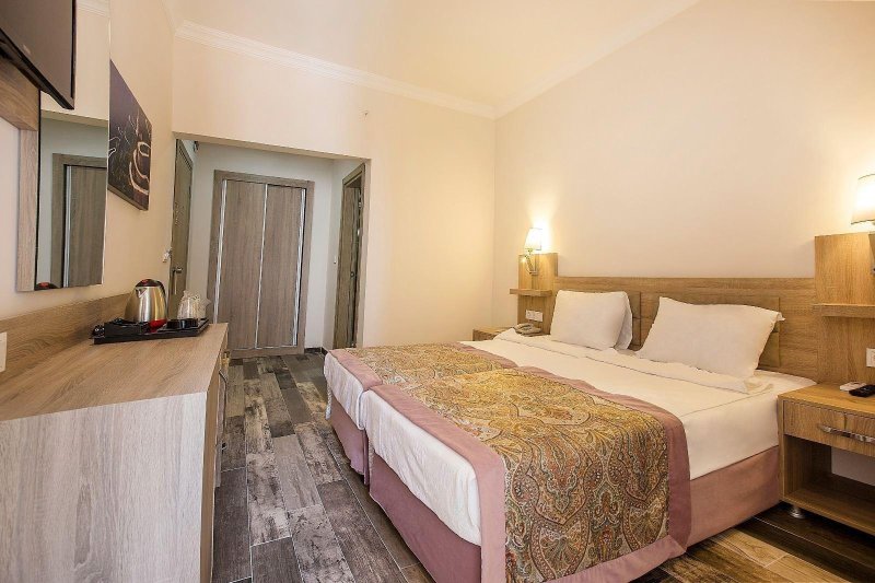 Economy Room